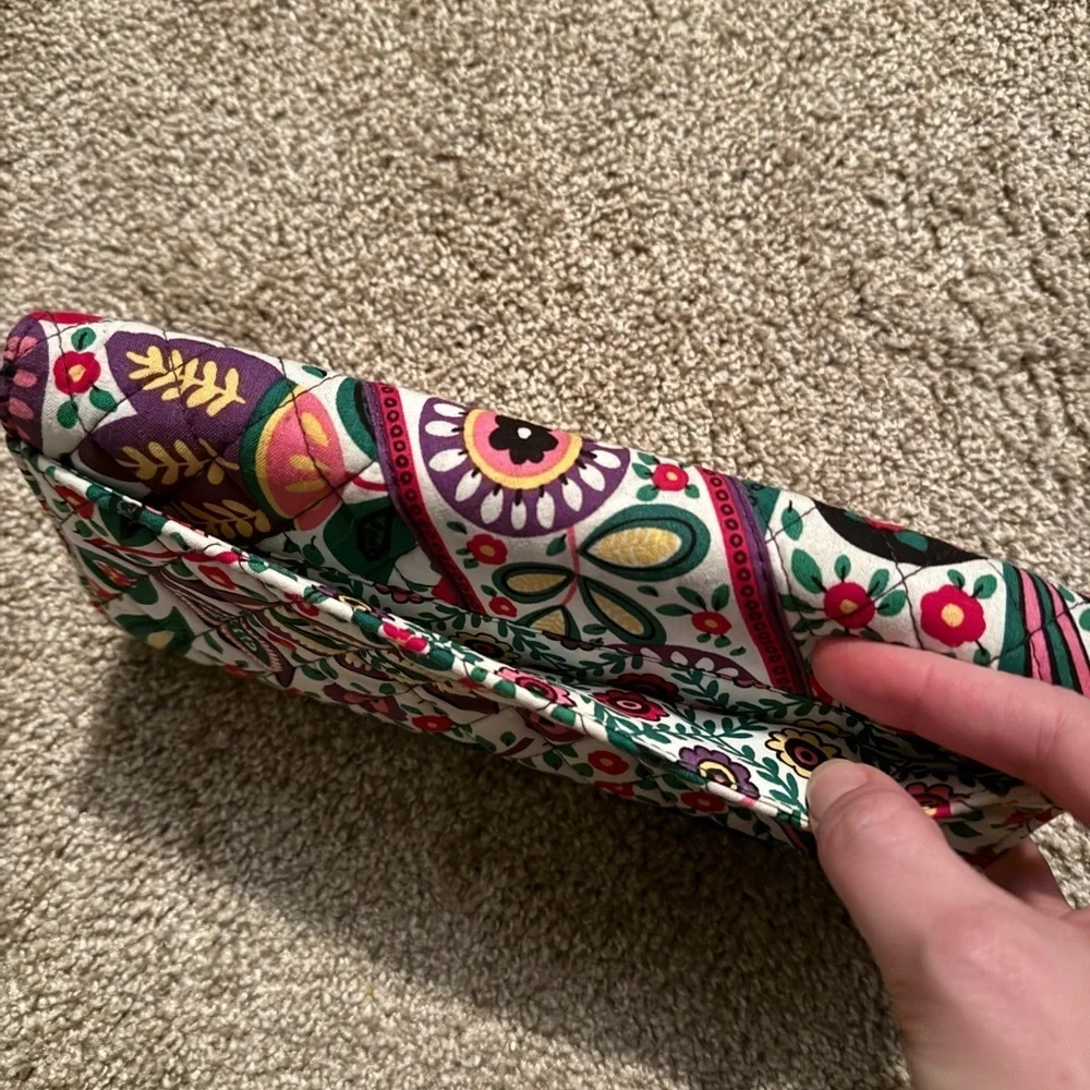Vera Bradley NEW Viva La Vera Travel Wallet - Picture 4 of 6